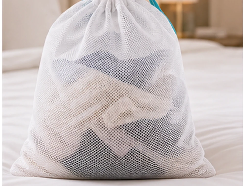 Wäschenetz für unterwegs als neutrales Reiseproduktbild