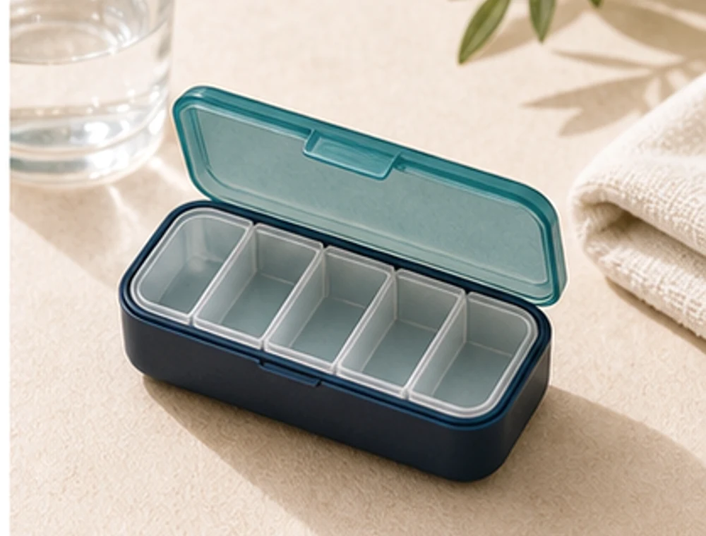 Tabletten-Etui für kurze Reisen als neutrales Reiseproduktbild